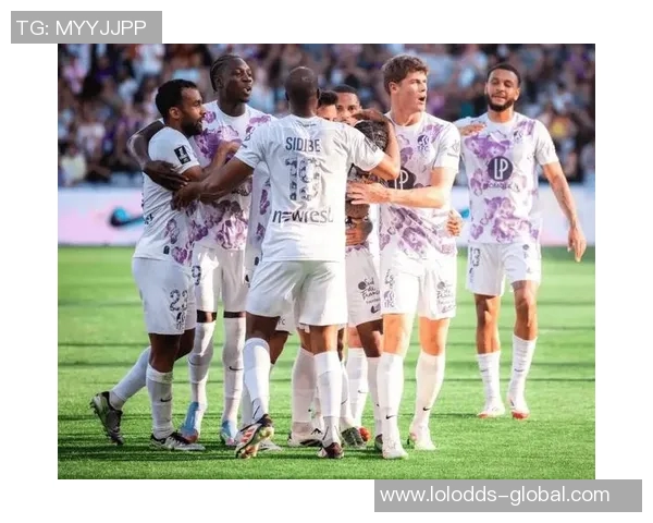 英超激战巴黎圣日耳曼逆转波尔图争议判罚引发全场沸腾